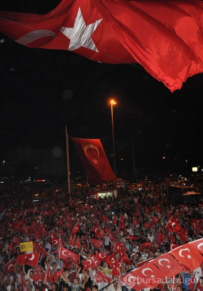 Darbe girişimine yurtta tepki devam ediyor