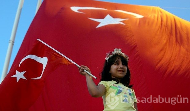 Darbe girişimine yurtta tepki devam ediyor
