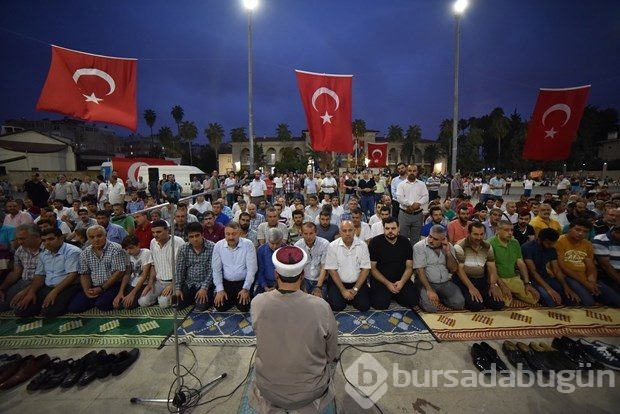 Darbe girişimine yurtta tepki devam ediyor