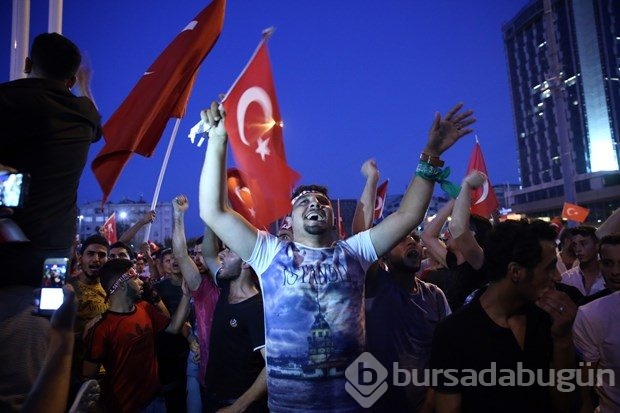 Darbe girişimine yurtta tepki devam ediyor