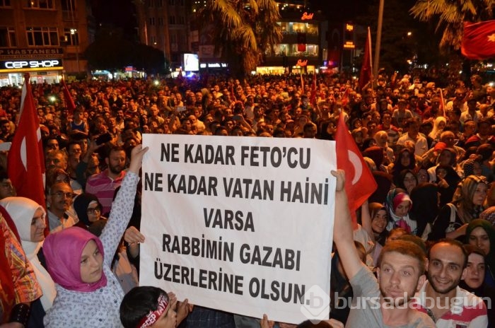 Halk darbeye karşı ayakta