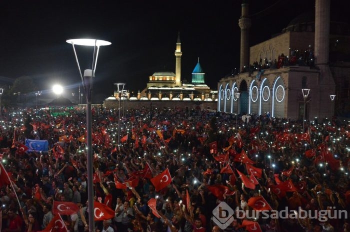 Halk darbeye karşı ayakta
