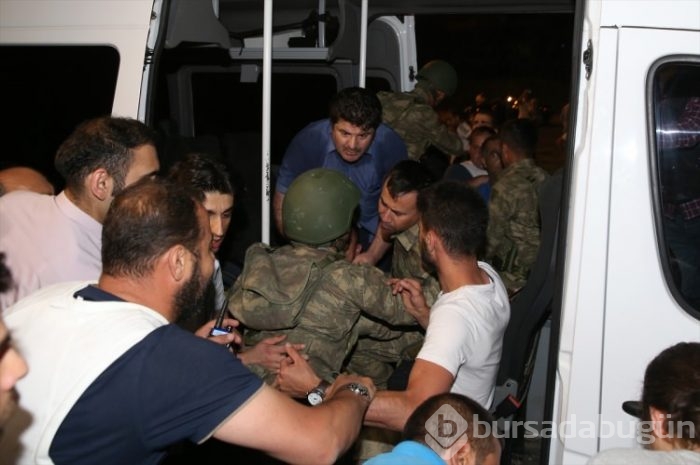 Darbeci rütbeli askerlerin tutuklanma anı