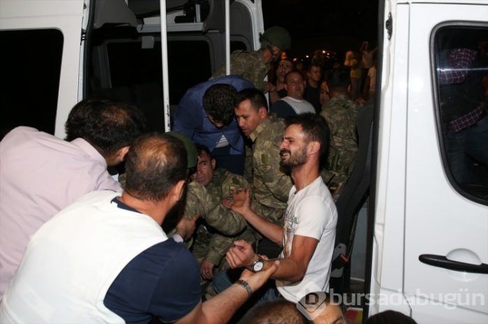 Darbeci rütbeli askerlerin tutuklanma anı