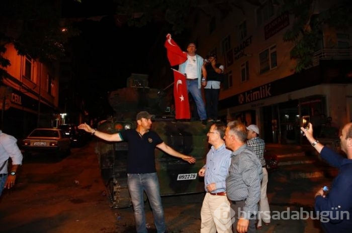 Darbeci rütbeli askerlerin tutuklanma anı
