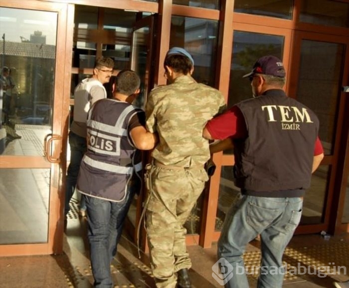 Darbeci rütbeli askerlerin tutuklanma anı
