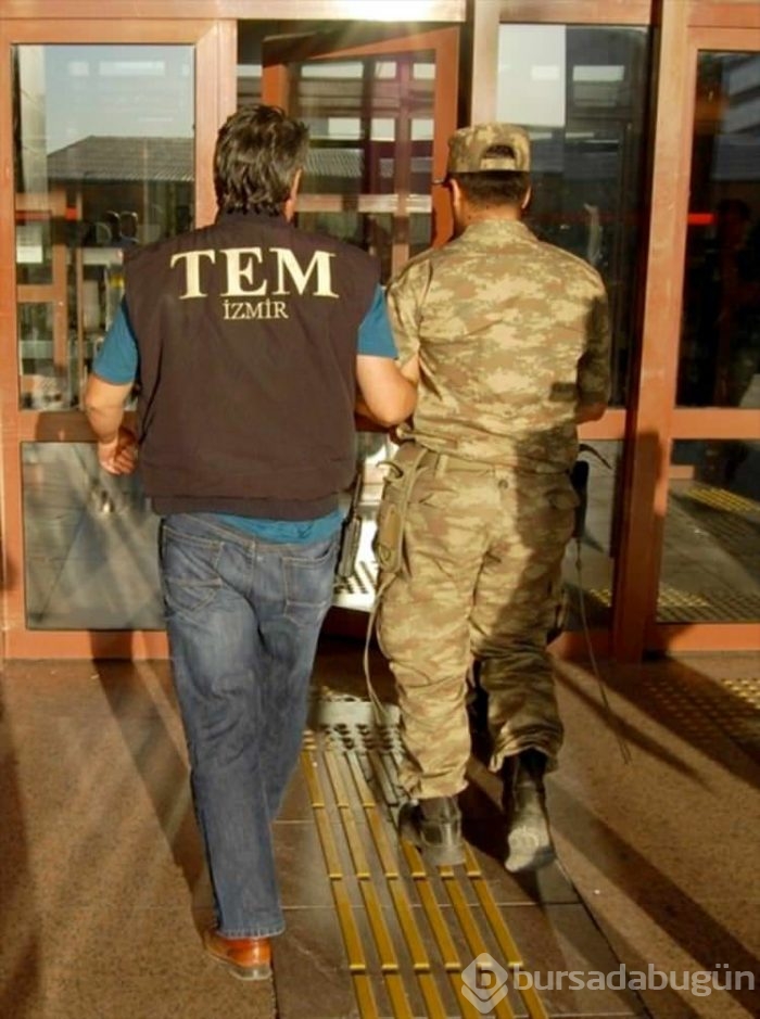 Darbeci rütbeli askerlerin tutuklanma anı