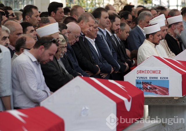 Demokrasi şehitleri böyle uğurlandı
