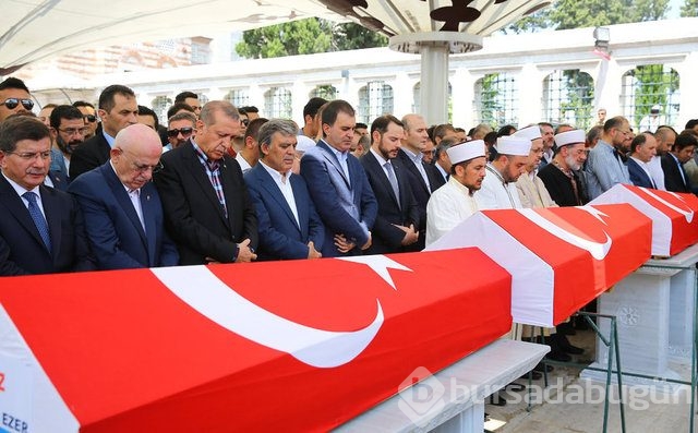 Demokrasi şehitleri böyle uğurlandı