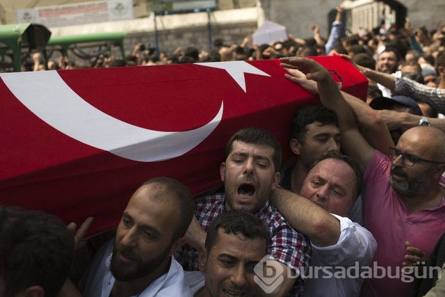 Demokrasi şehitleri böyle uğurlandı