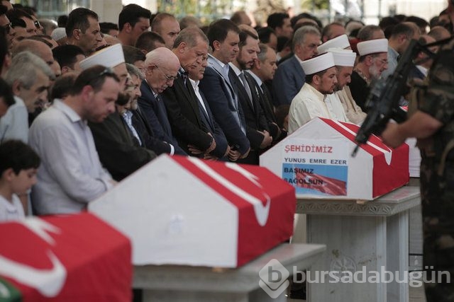 Demokrasi şehitleri böyle uğurlandı