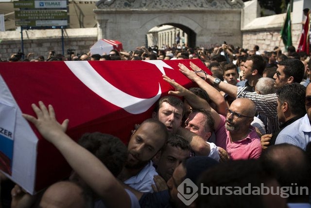 Demokrasi şehitleri böyle uğurlandı