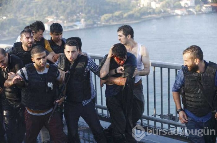 Boğaziçi Köprüsü'nde darbeci teröristlere öldüresiye dayak!