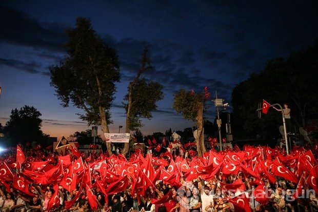 Darbeye tepki devam ediyor
