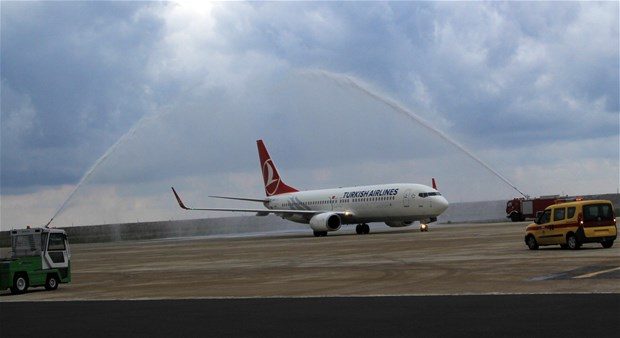 Ordu'ya uçakla gelen Araplar törenle karşılandı