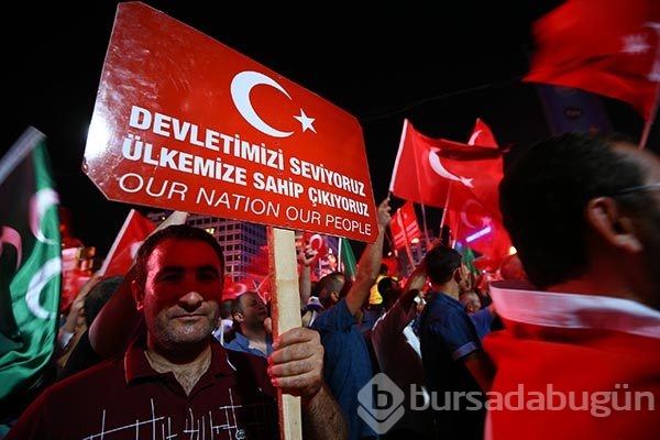 Ankara'da demokrasi nöbeti sürüyor