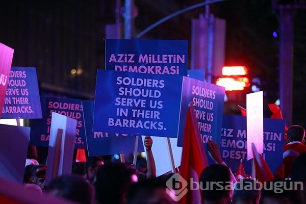 Ankara'da demokrasi nöbeti sürüyor