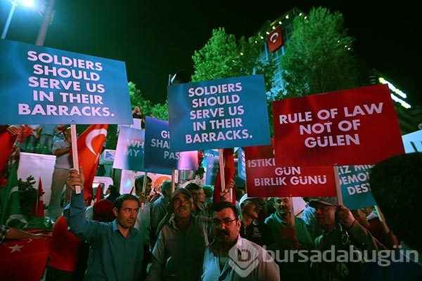Ankara'da demokrasi nöbeti sürüyor