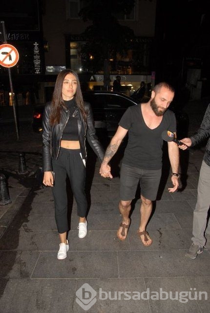 Şarkıcı Berkay sevgilisi ile görüntülendi