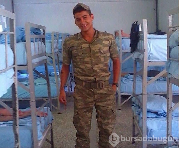 O asker ile fotoğraf çektirdiler!