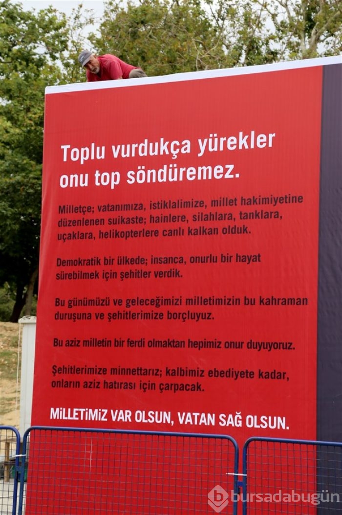 Şehitlerin isimleri Taksim Meydanı'nda