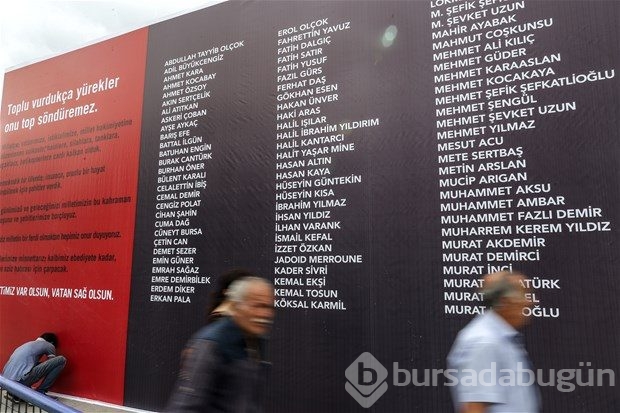 Şehitlerin isimleri Taksim Meydanı'nda