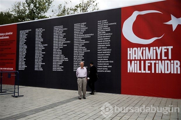 Şehitlerin isimleri Taksim Meydanı'nda