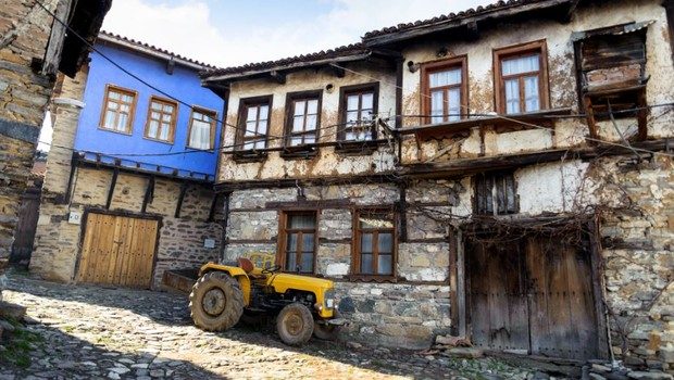 Buram buram tarih kokan Osmanlı köyü: Cumalıkızık
