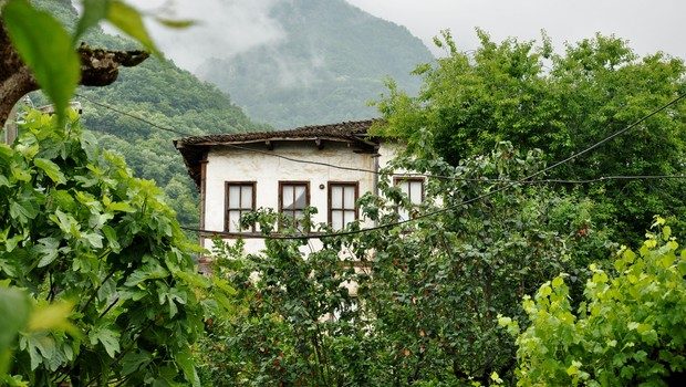 Burnumuzun dibinde keşfedilmemiş cennet: Gürle Köyü 