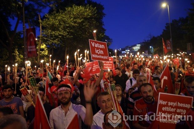 Boğaziçi Köprüsü'nde demokrasi yürüyüşü