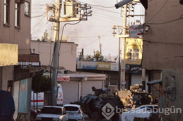 Diyarbakır'da polis hücre evini bastı!
