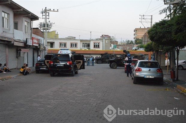 Diyarbakır'da polis hücre evini bastı!