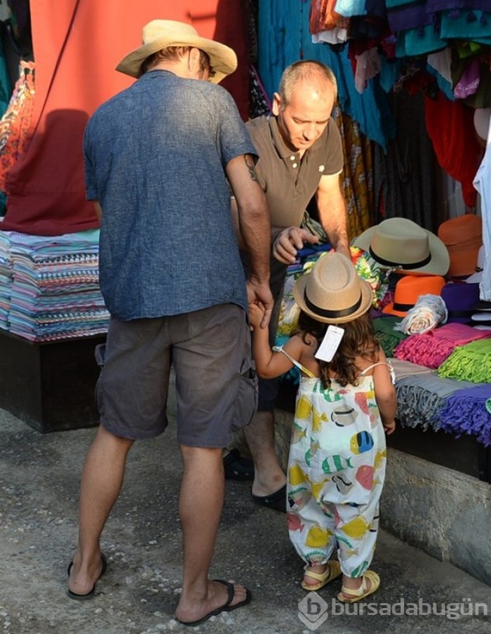 Teoman kızı ile tatilde
