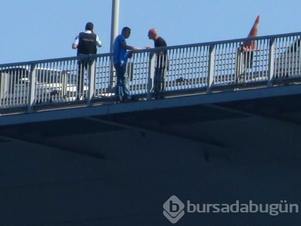 Boğaziçi Köprüsü'nde intihar girişimi.
