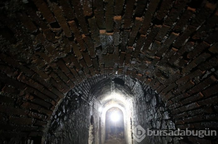 Bursa'da 2 bin 400 yıllık sarayın bölümleri ortaya çıkarıldı