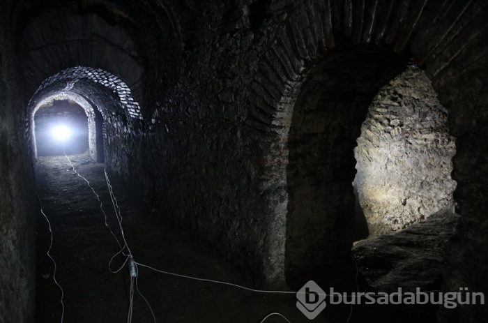 Bursa'da 2 bin 400 yıllık sarayın bölümleri ortaya çıkarıldı