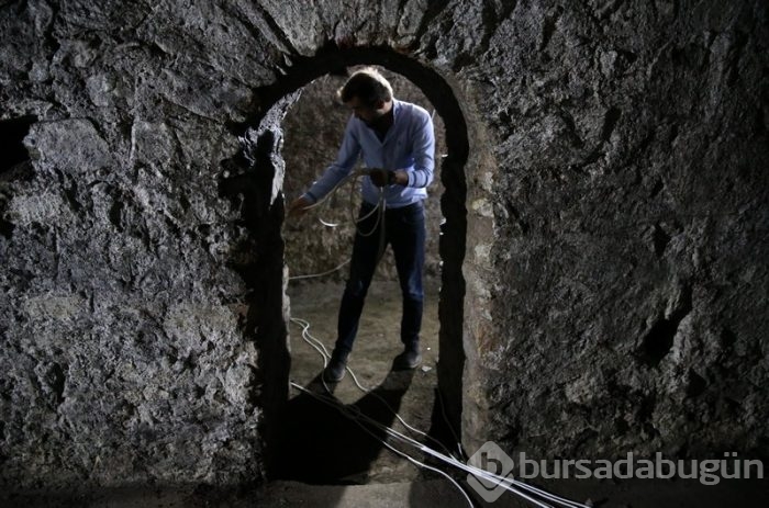 Bursa'da 2 bin 400 yıllık sarayın bölümleri ortaya çıkarıldı