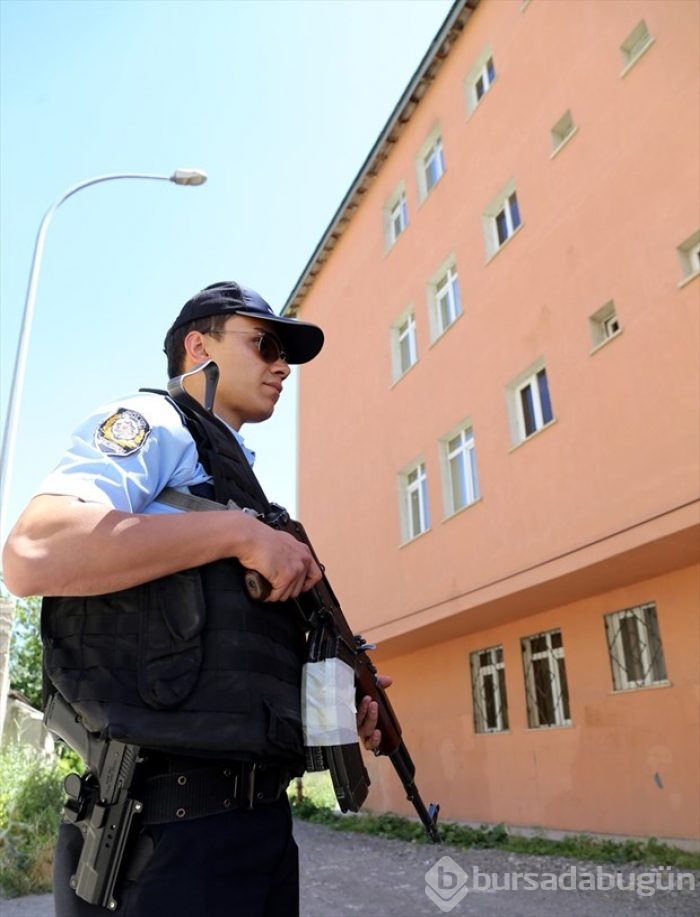 FETÖ'ye ait yurtta Hint keneviri bulundu!