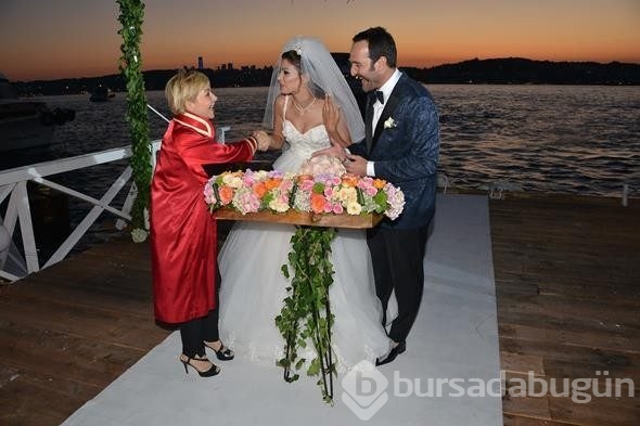Ünlü çift evlendi!