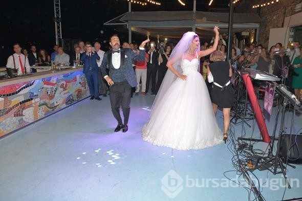 Ünlü çift evlendi!