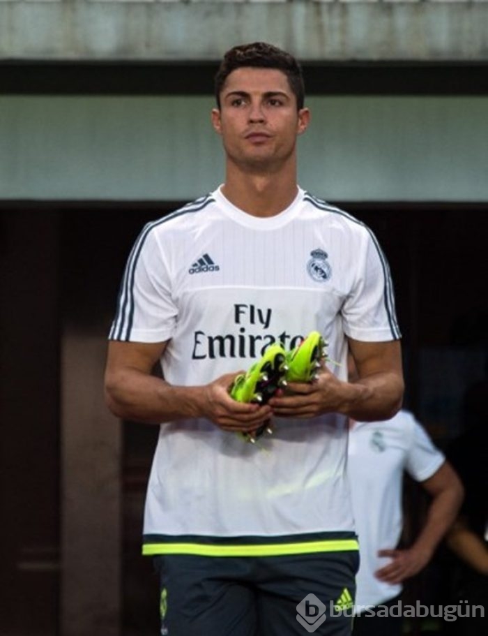 Ronaldo parasını nasıl harcıyor?