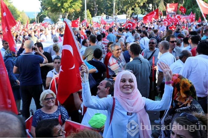 Türkiye demokrasi nöbetine devam ediyor
