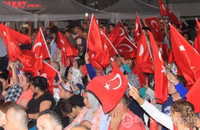 Türkiye demokrasi nöbetine devam ediyor