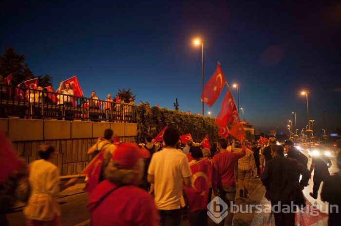 Türkiye demokrasi nöbetine devam ediyor