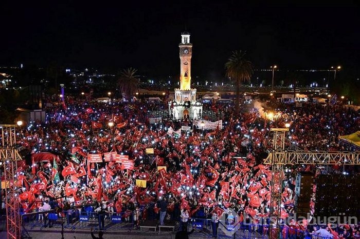 Türkiye demokrasi nöbetine devam ediyor