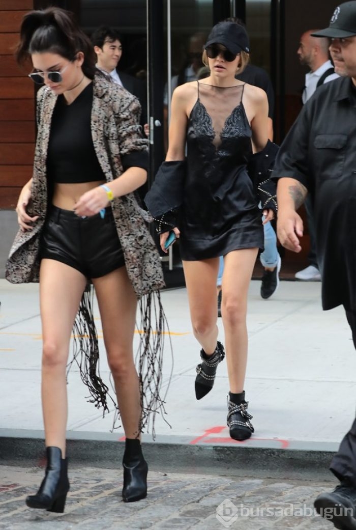 Gigi Hadid ve Kendall Jenner'dan festival stili