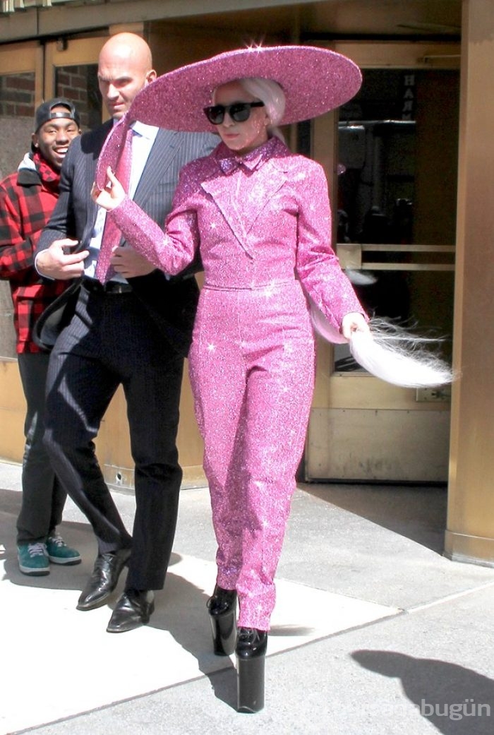 Lady Gaga'nın giydiği en çılgın kıyafetler