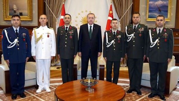 Yaverlere takılan kordon ne anlama geliyor?