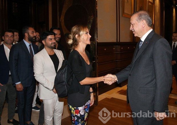 Cumhurbaşkanı ünlüleri kabul etti