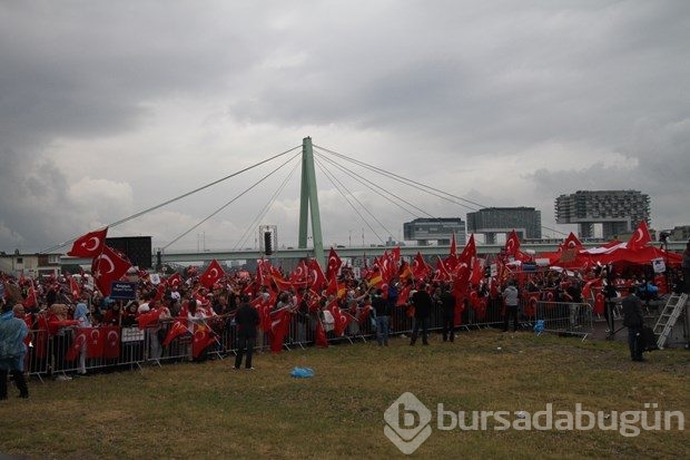 Köln'de darbe protestosu yapıldı
